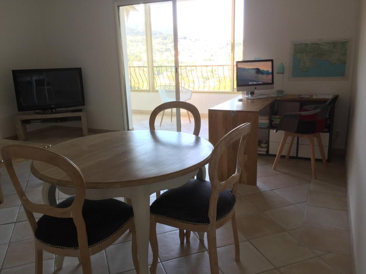 Vacances Ideales Limite Sanary Sur Mer !! Logement Partage Shared Accommodation Олиул Екстериор снимка
